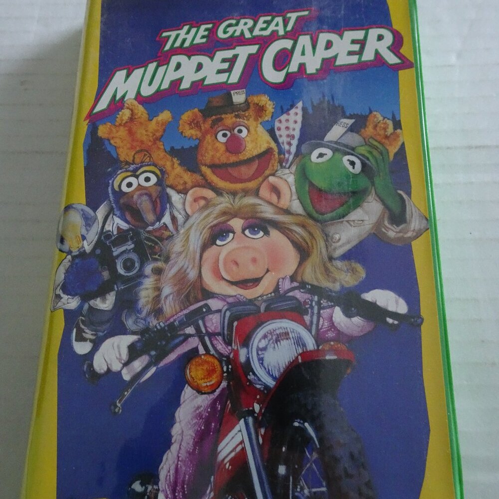 The Great Muppet Caper - VHS Tape - Clamshell - Jim Henson Video with Miss Piggy